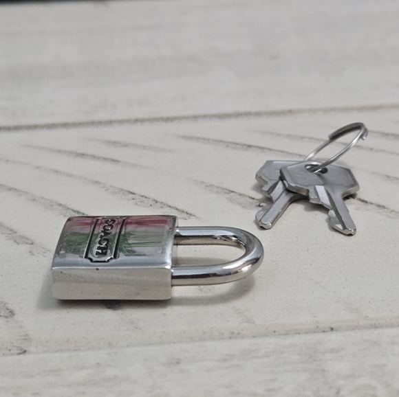 Coach LeatherWare Padlock with Keys(2) LN RARE - Picture 9 of 9